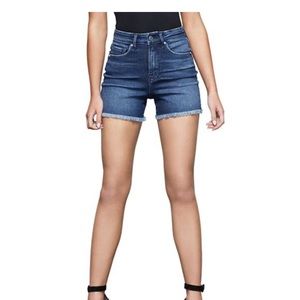 Good American Bombshell short